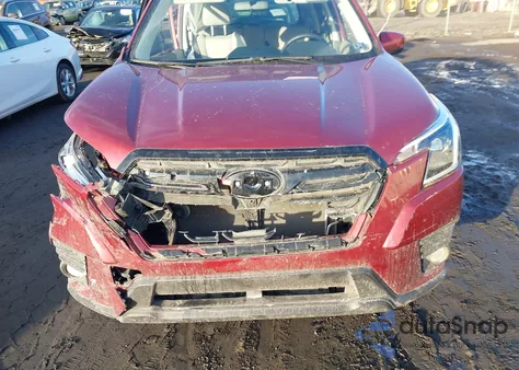 2023 Subaru Forester Premium z USA, uszkodzony, nr VIN JF2SKAEC9PH498935